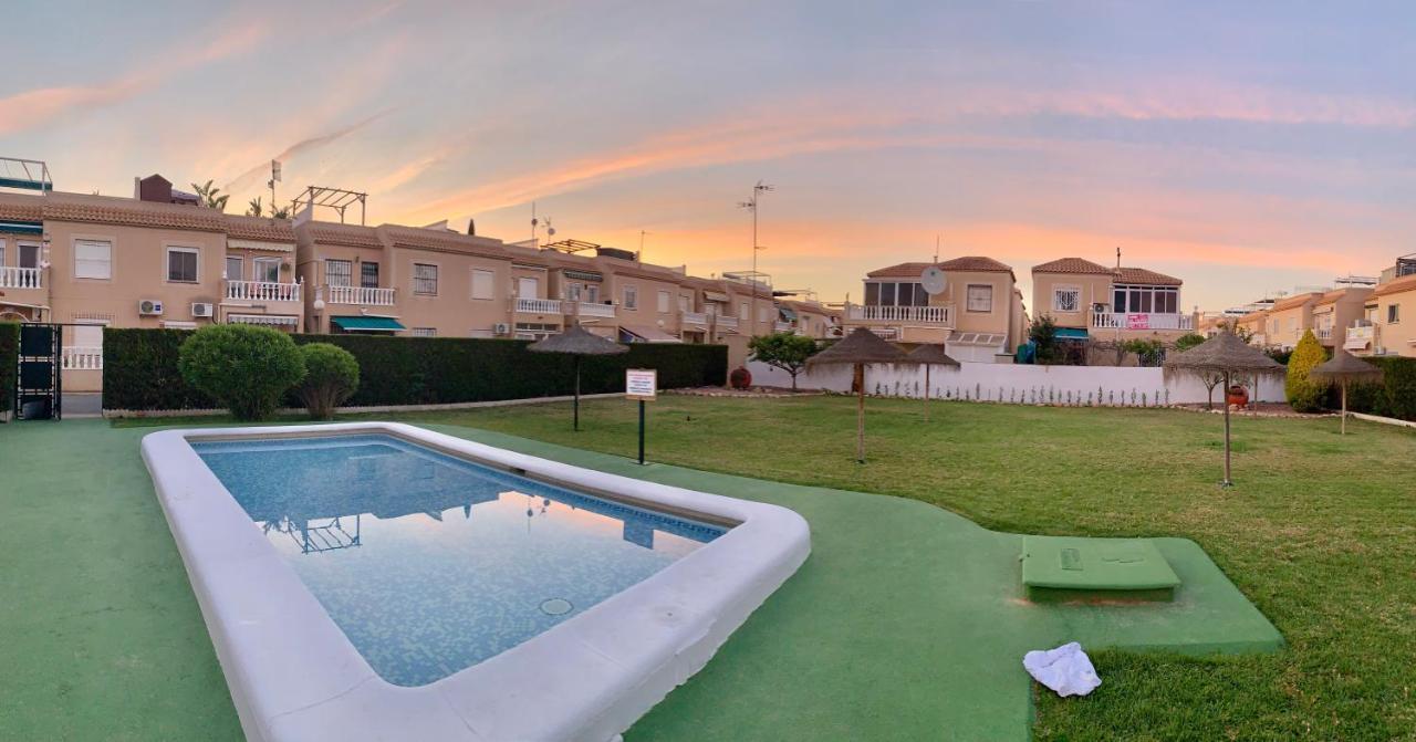 Holiday House Торевиеха Екстериор снимка