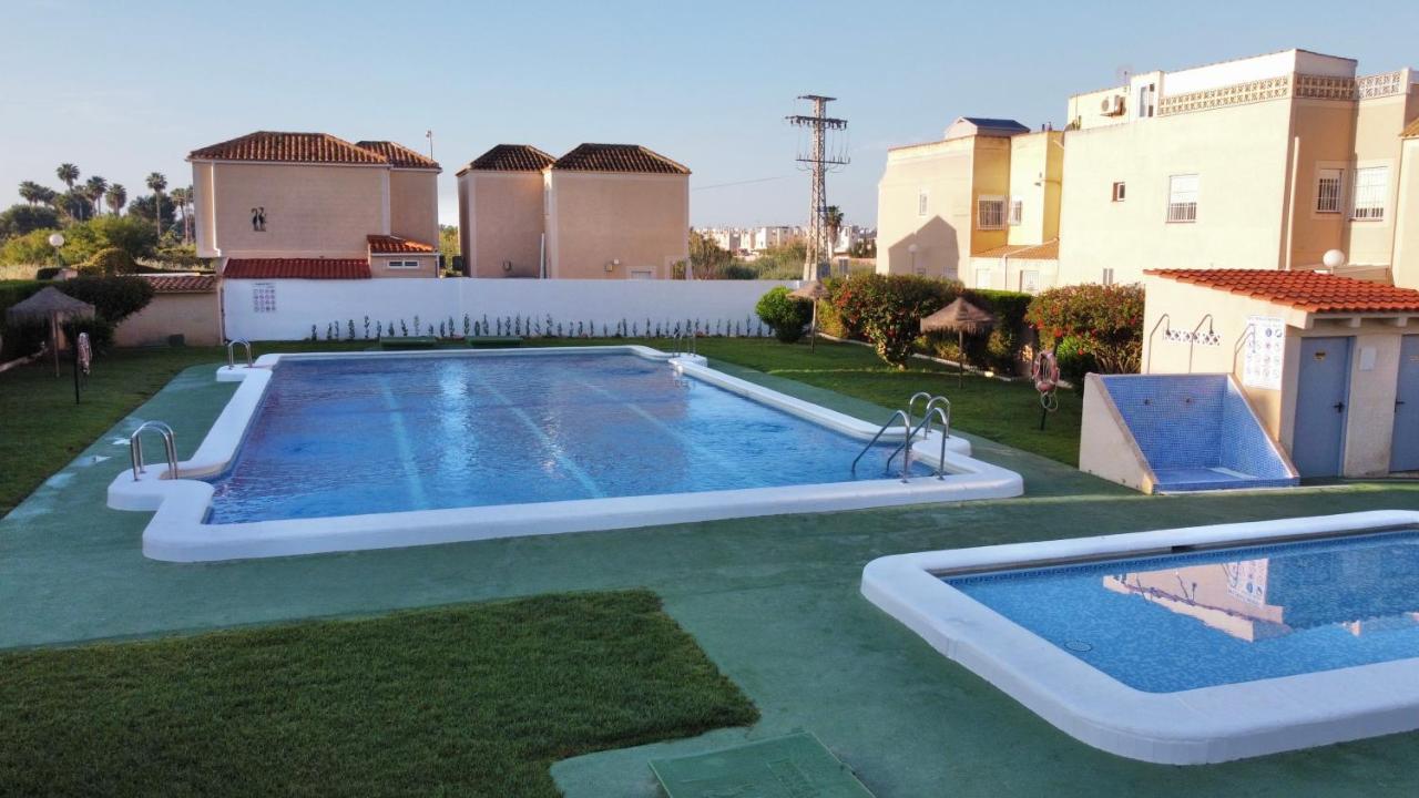 Holiday House Торевиеха Екстериор снимка